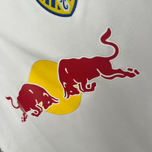 לידס בית 25/26